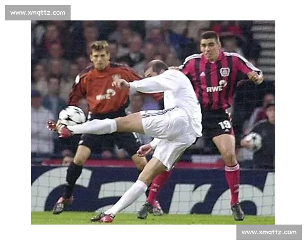 银河战舰传奇三人组：齐达内、贝克汉姆、卡洛斯的天外飞仙时刻